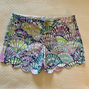Lilly Pulitzer buttercup shorts - shell print- size 6